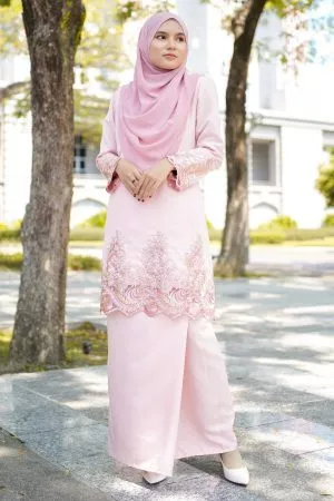 Baju Kurung Royal Lace Ayra - Baby Pink