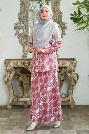 Baju Kurung Moden Asira - Cranberry