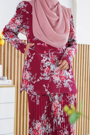 Baju Kurung Pleated Amelie - Cherry Maroon