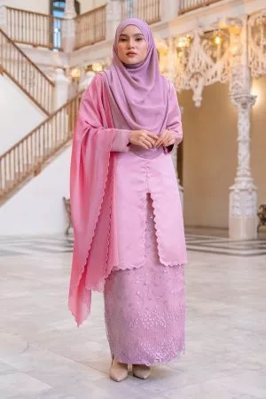 Baju Kurung Sulam Lace Aurora - Hot Pink