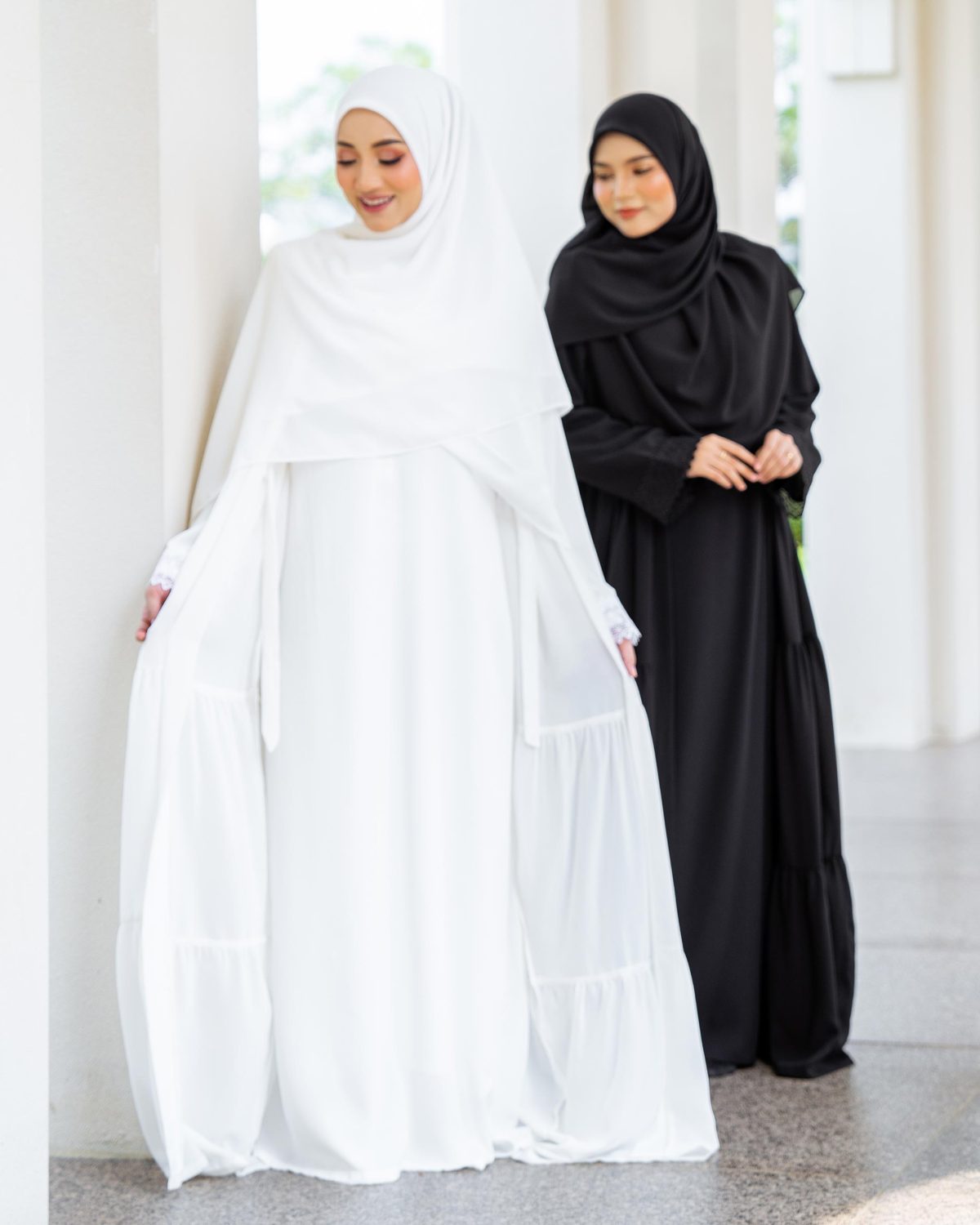 Dress Cardi Ruffle Rumaisa – Snow White – MuslimahClothing.Com