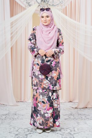 Baju Kurung Pahang Diamond Crystal Amanda - Pink Floral