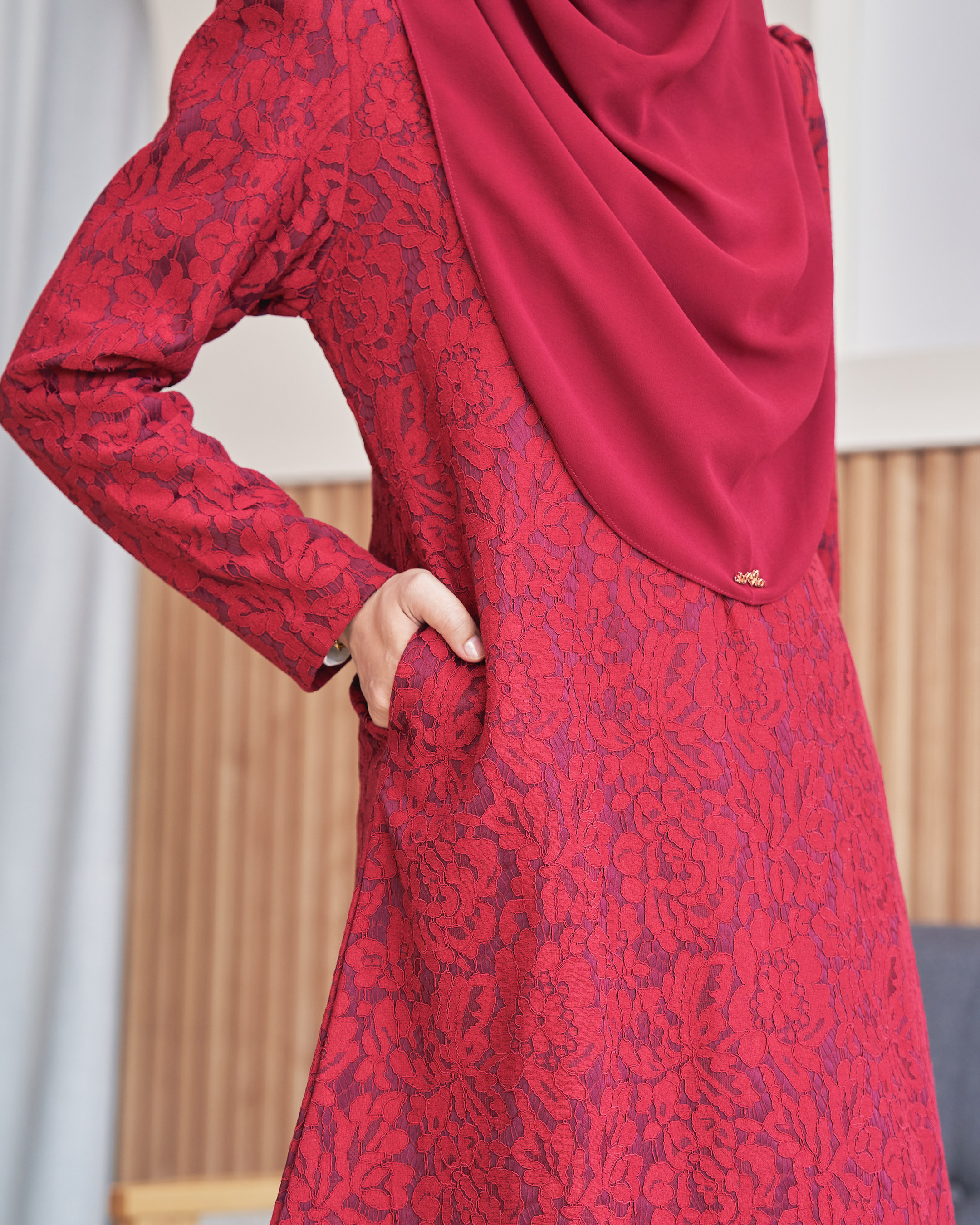 Baju Kurung Riau Lace Adiona – Scarlet Red – MuslimahClothing.Com