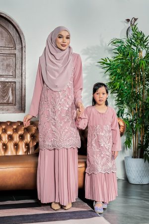 Baju Kurung Lace Pleated Aryana Kids - Candy Pink