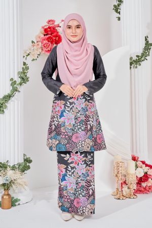 Baju Kurung Pahang Batik Sultanah 3.0 - Bayu Midnight Black