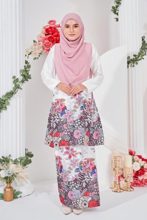 Baju Kurung Pahang Batik Sultanah 3.0 - Bayu Pearl White