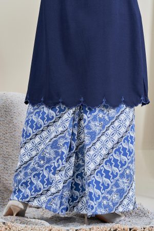 Baju Kebarung Sulam Batik Arwina - Navy Blue