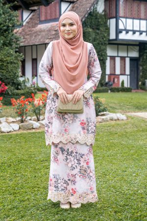 Baju Kurung Sulam Diamante Aurelia - Freesia Pink