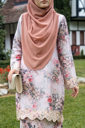 Baju Kurung Sulam Diamante Aurelia - Freesia Pink