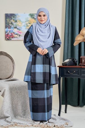Baju Kurung Pahang Laurisa Laluna X MCC - Blue Black