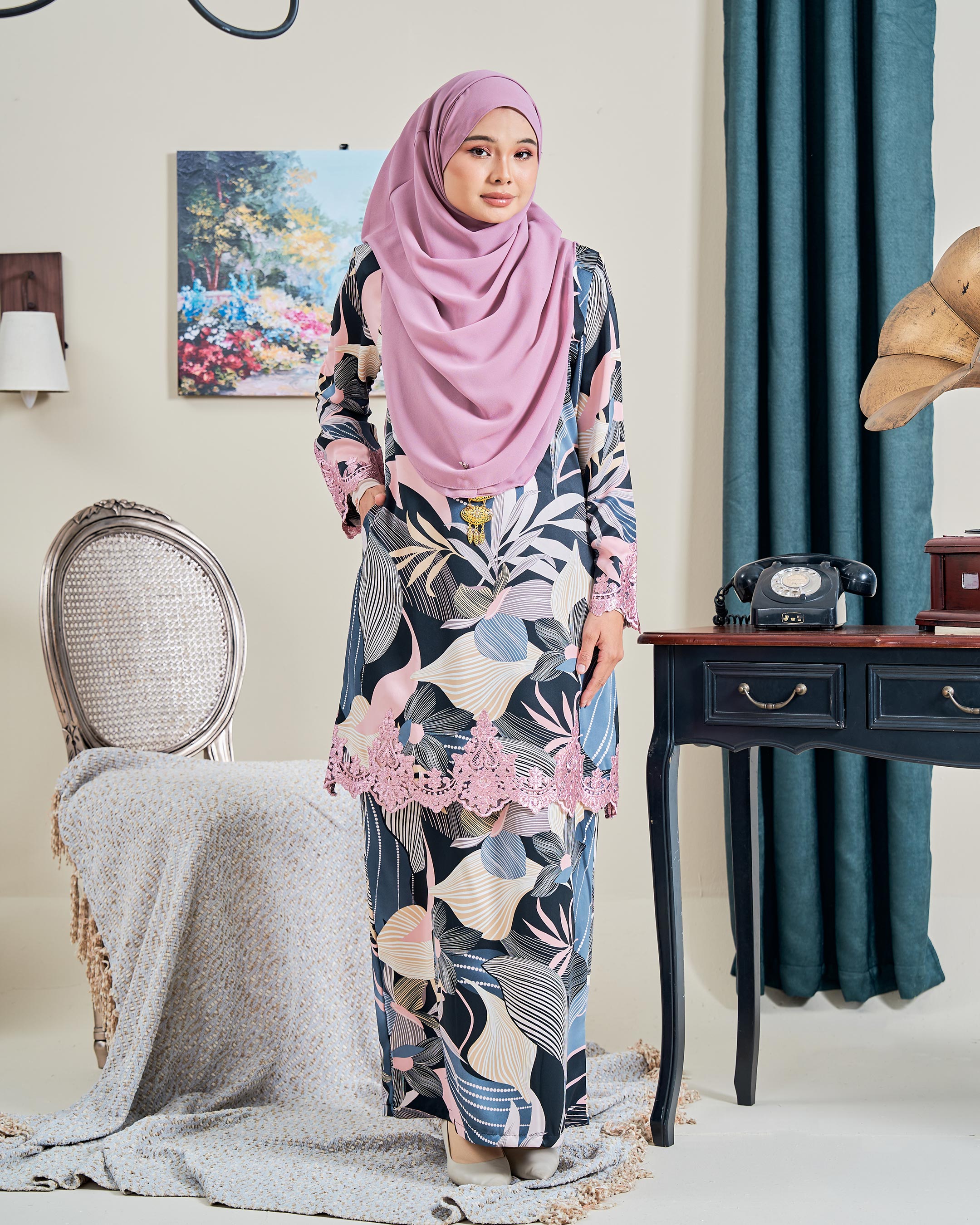 Baju Kurung Lace Nottinghill – Yuri Pewter – MuslimahClothing.Com