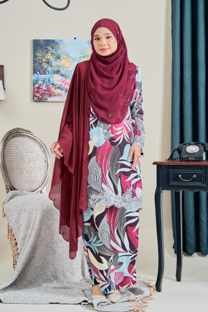 Baju Kurung Lace Nottinghill - Yuri Sangria