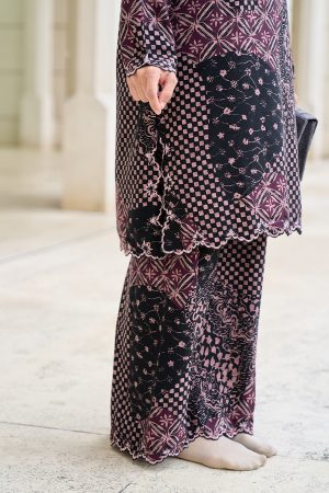 Baju Kurung Sulam Batik Ashalee - Damson Black