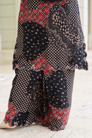 Baju Kurung Sulam Batik Ashalee - Scarlet Black