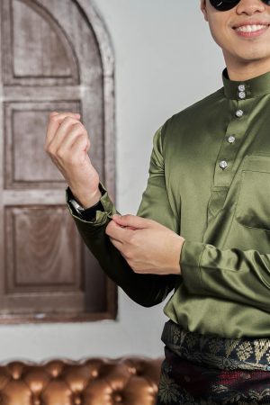 Baju Melayu Tailored Fit Hombre X MCC - Olive Green