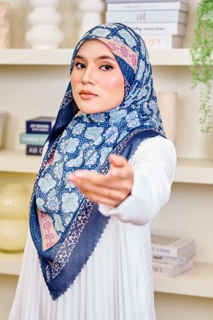 Valily Tudung Bawal Cotton Voile Essaouira - Yara Indigo